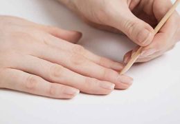 Nail prosthetist: how to properly remove false nails?