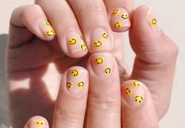 Smileys on the nails