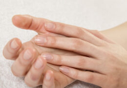 Nails split lengthwise: solutions to prevent their appearance
